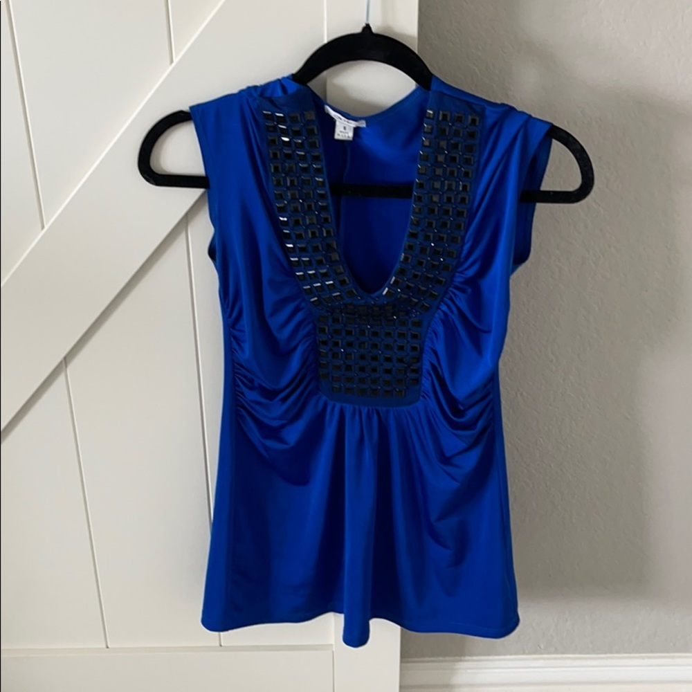 Sleeveless blouse